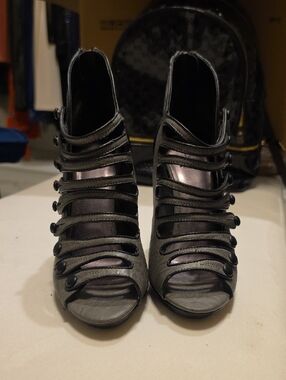 Bakers Black Strappy Button-Accent Peep-Toe Heels
